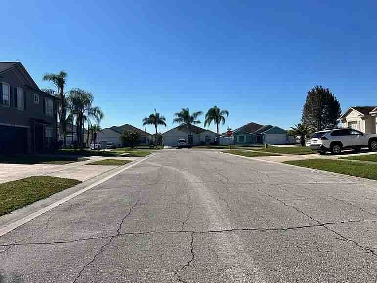 2nd image of 1900 Onyx Ct