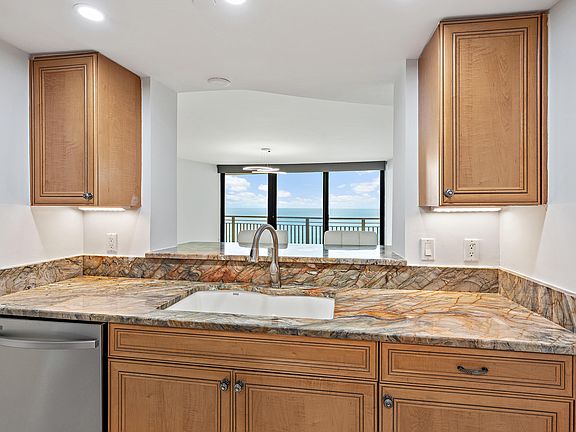 5th image of 3000 N Ocean Drive #17d