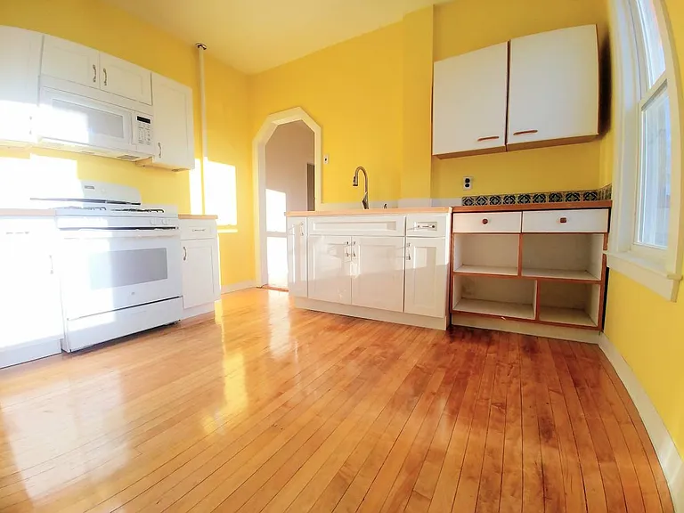 14 Glenwood Ave #2 — Photo 3