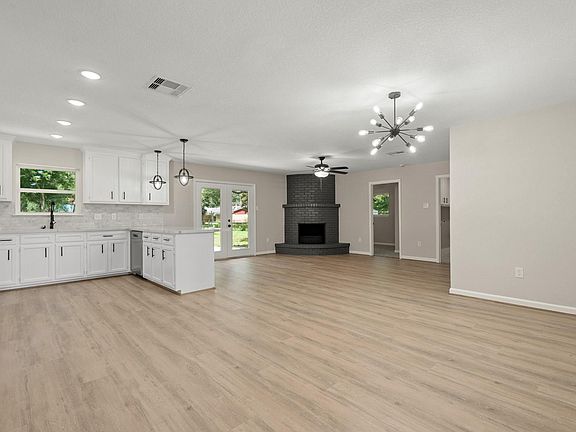 4th image of 15 N Amburn Rd