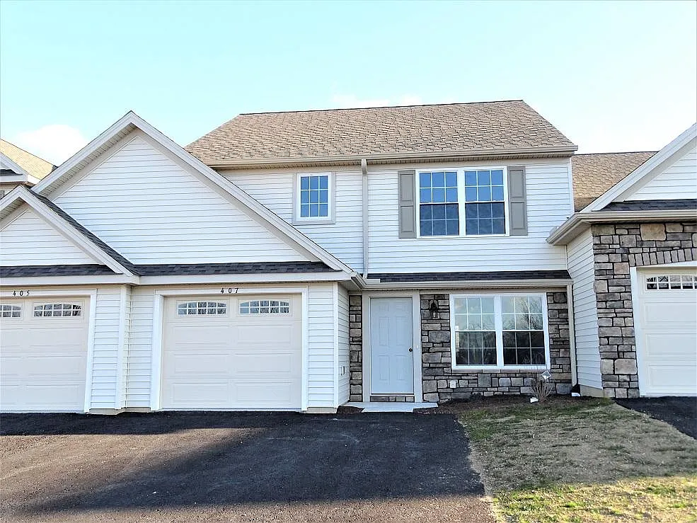 3 bed, 2.5 bath, 1634 sqft, $2,050 — Photo 1