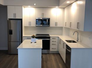 3220 William Coltson Ave #1305, Oakville, ON L6H 7X9