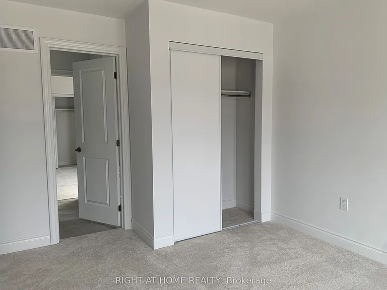 Amber Dr — Photo 10