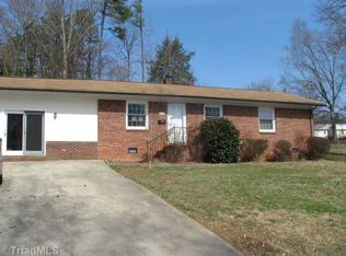 379 W Maple Ave, Mocksville, NC 27028