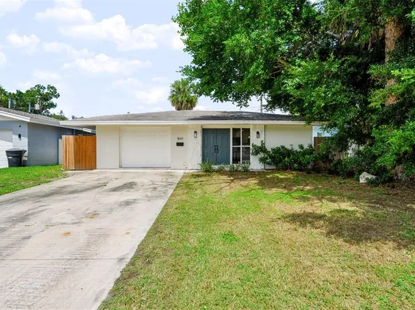 1849 NEW HAMPSHIRE AVENUE NE, ST PETERSBURG, FL 33703