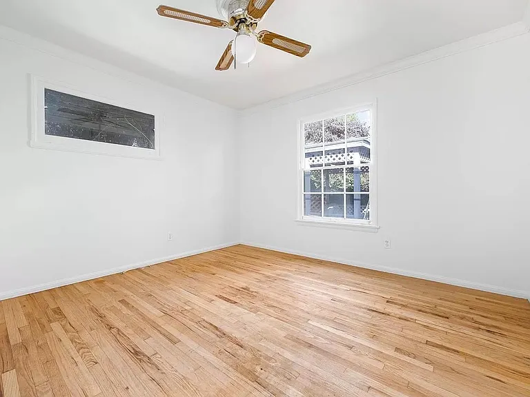 6985 Wisconsin Ave — Photo 12