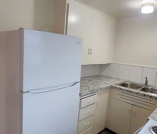 5th image of 504 S Pacific Ave APT 203