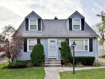 (Undisclosed Address), Elmhurst, IL, 60126