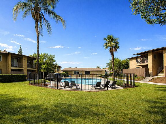 5th image of 11255 Magnolia Ave #1faff9f46