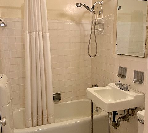 4th image of 330 E 33rd St #E2