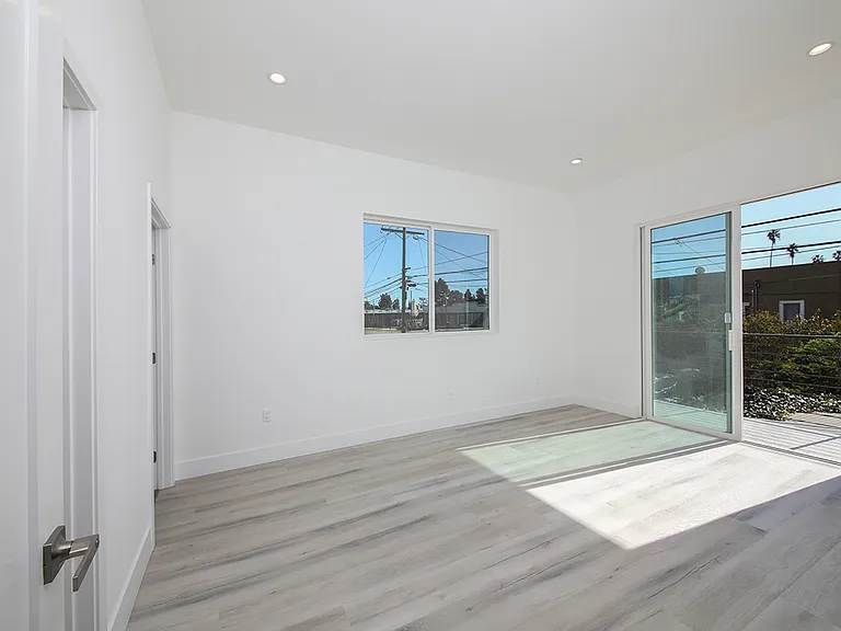 4550 W 18th St #4552-1/2 — Photo 12