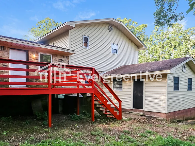 1705 W 58th St — Photo 15