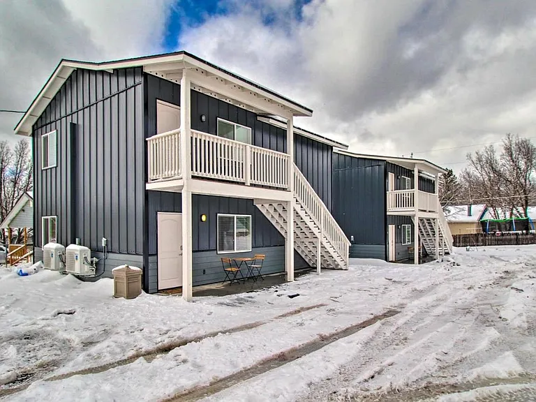 1110 W Woodland Lake Rd #C — Photo 2