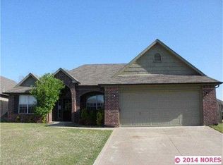 826 E Vancouver Cres N, Broken Arrow, OK 74012