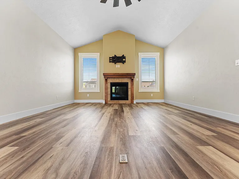 1065 SW Camille Dr — Photo 6