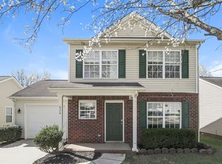 624 Lightspun Ln, Charlotte, NC 28216