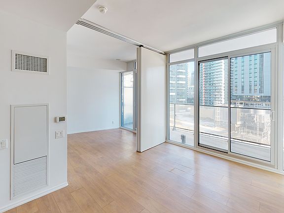 2nd image of 125 Peter St #1212