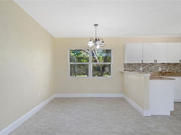 5th image of 4217 Meadowbrook Ave