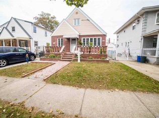 81-35 259th St, Glen Oaks, NY 11004