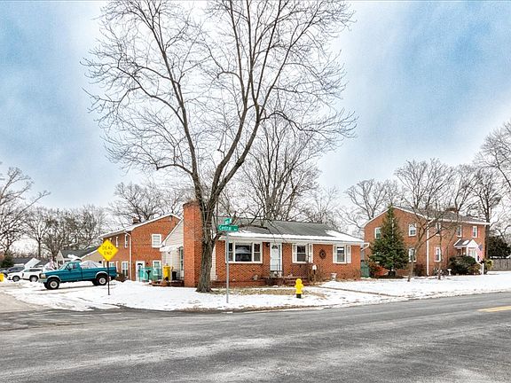 2nd image of 602 Central Ave APT B