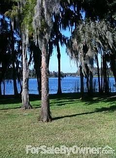 View from Lanai : Beautiful view of the lake from the Lanai.