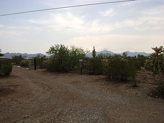 3rd image of 6600 E Camino Del Toro