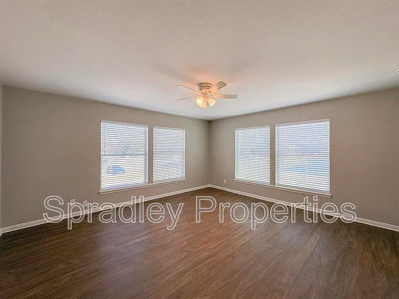 1 bed, 1.0 bath, 675 sqft, $995 — Photo 3