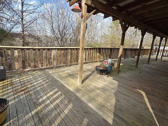 3rd image of 655 Charton Rd