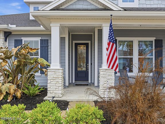 5th image of 134 BUCKTAIL Avenue
