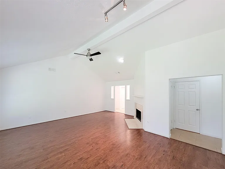 16807 Sussex Dr — Photo 16