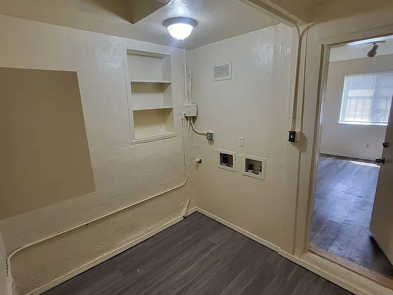 5817 Central Avenue NW — Photo 6