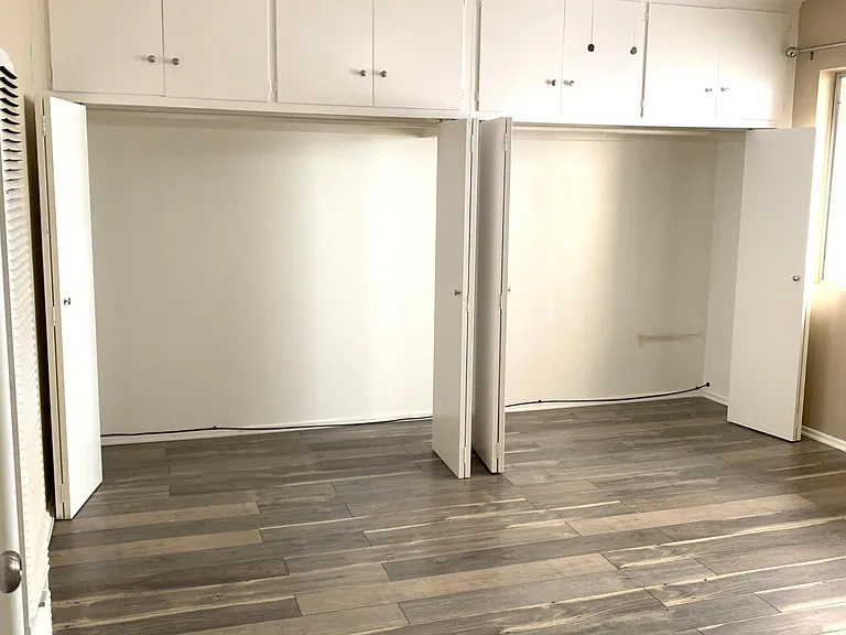 335 N Isabel St #7 — Photo 12