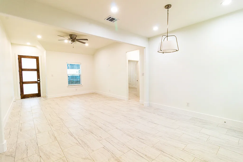 3 bed, 1786 sqft, $2,000 — Photo 2