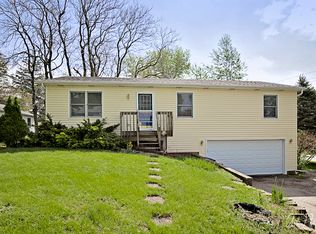 208 South Dr, Lakemoor, IL 60051