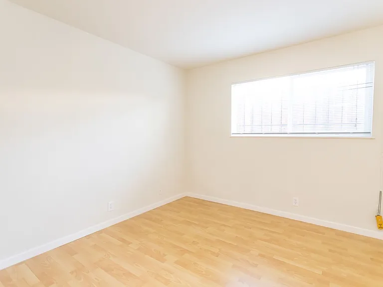 24 Linda Ave — Photo 9