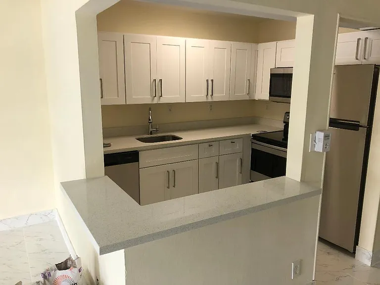 505 S Pine Island Rd — Photo 5