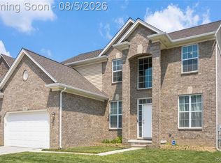 5181 Trailwood Ln, Warren, MI 48092