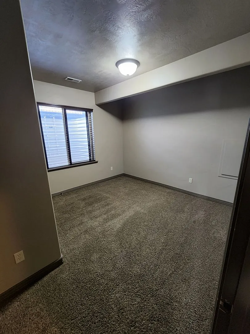 11369 S. Hereford Court — Photo 4