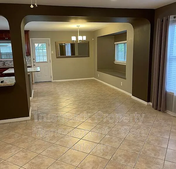 8335 Bent Meadow Dr — Photo 4