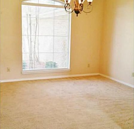4th image of 1033 Cressmont St