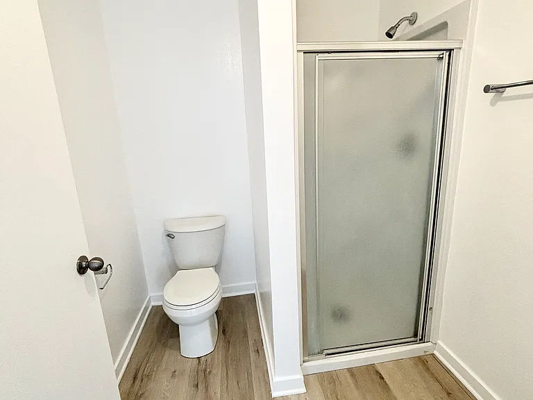 555 Oak St #301 — Photo 14