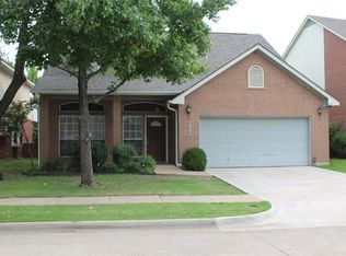 9420 Abbey Rd, Irving, TX 75063