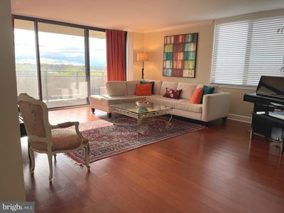 5225 Pooks Hill Rd APT 1613S, Bethesda, MD, 20814