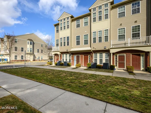 31 Kyle Drive, Tinton Falls, NJ 07712