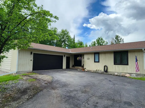 312 Shorewood Dr, International Falls, MN 56649