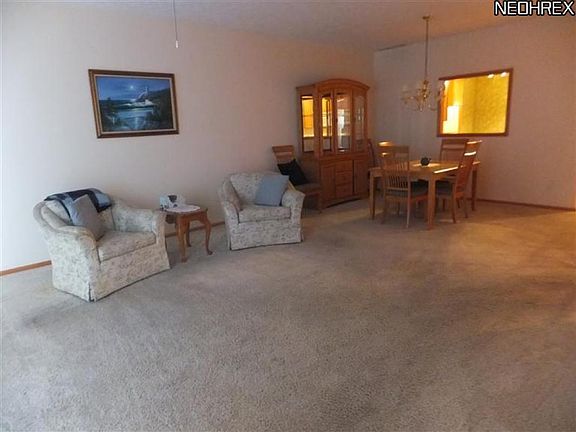 4th image of 6887 Savannah Dr