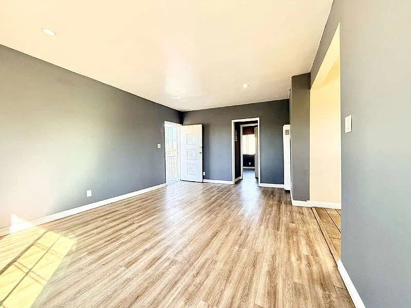 2 bed, 1.0 bath, 635 sqft, $2,300 — Photo 1