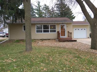 531 Center Ave S, Glenville, MN 56036