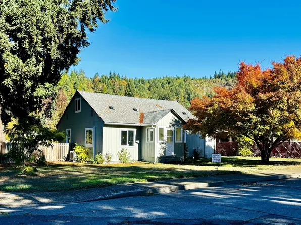 47827 Commercial St, Oakridge, OR 97463