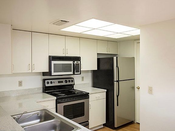 4th image of 20505 E Country Club Dr #A789